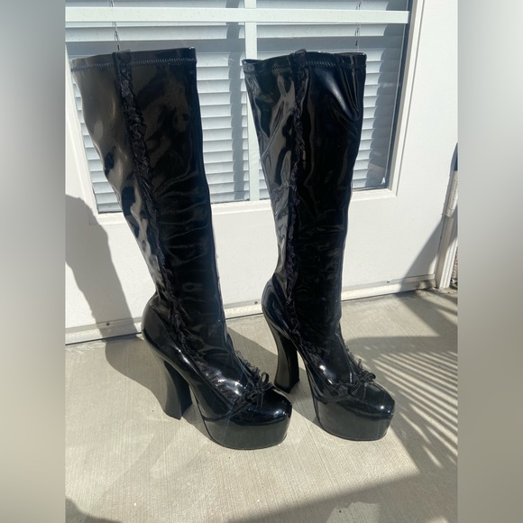 Black knee high boots - Picture 2 of 5